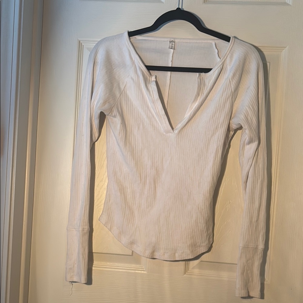 White Long Sleeve V-Neck Knit Top